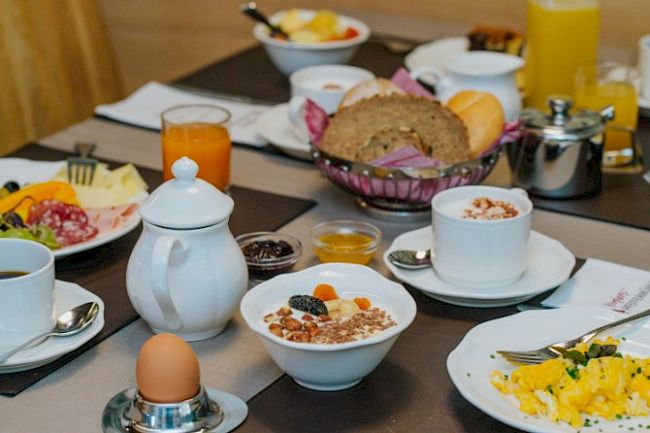 © KOGLERs Pfeffermühle Hotel & Restaurant > pfeffermuhle-fruhstuck-pfeffermuhle-team-daniela_ebner-22.jpg pfeffermuhle-fruhstuck-pfeffermuhle-team-daniela_ebner-22.jpg
